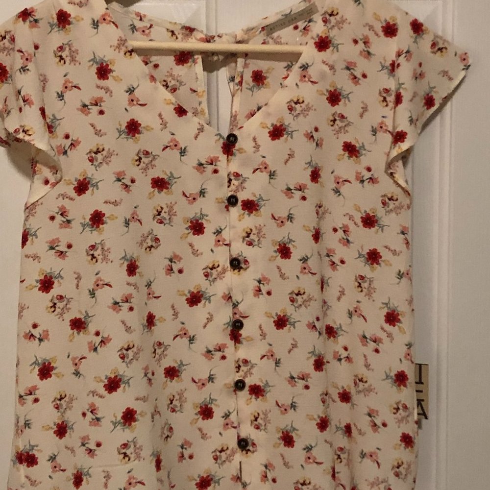 Active USA Cap sleeve button down shirt